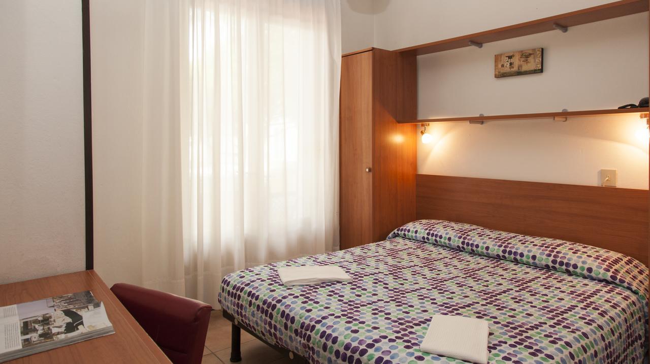 Hotel Taormina ลิโดดิเยโซโล ภายนอก รูปภาพ
