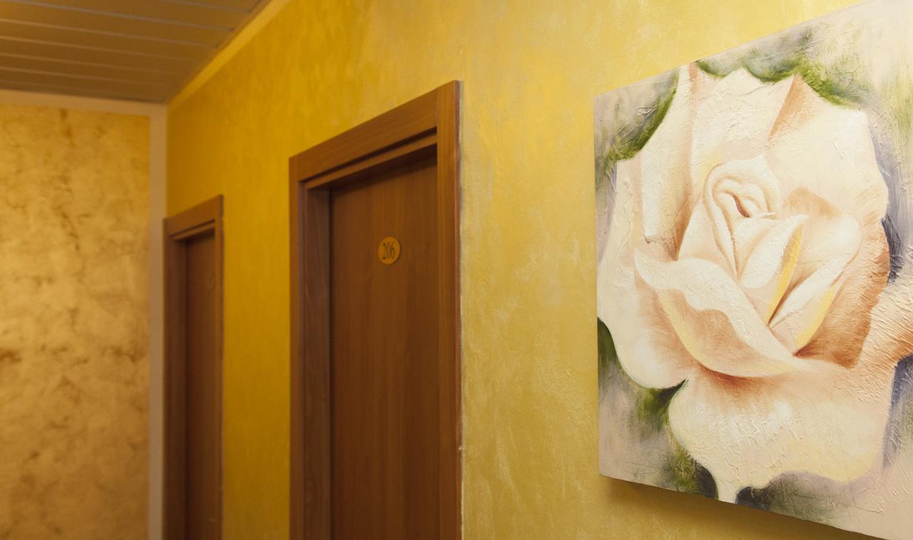 Hotel Taormina ลิโดดิเยโซโล ภายนอก รูปภาพ