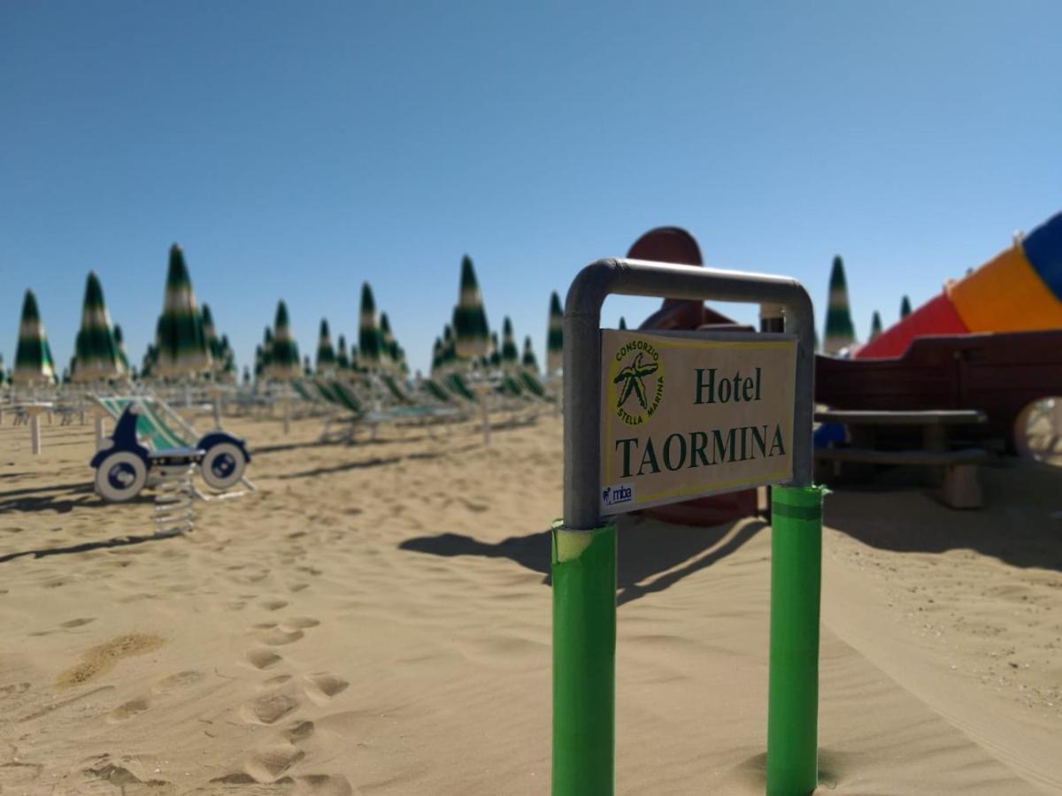 Hotel Taormina ลิโดดิเยโซโล ภายนอก รูปภาพ